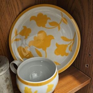 Vista Alegre Yellow and White Floral Dinnerware Portugal